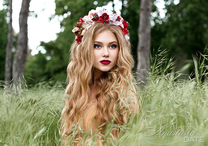 Lady Ukrainian Woman Anastasia From Odessa 23 Yo Hair Color Blond